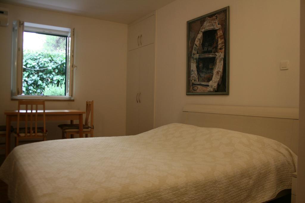 Apartments Mrduljas Split Room photo